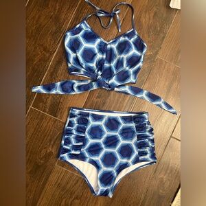 Kortni Jeane Blue Geo Ruched Bottoms 💙💙💙